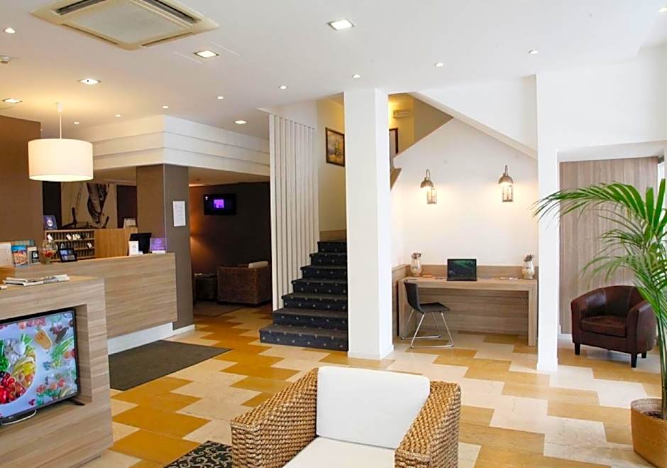 Hotel Majorca sul Mare in centro a Riccione con Area Fitness