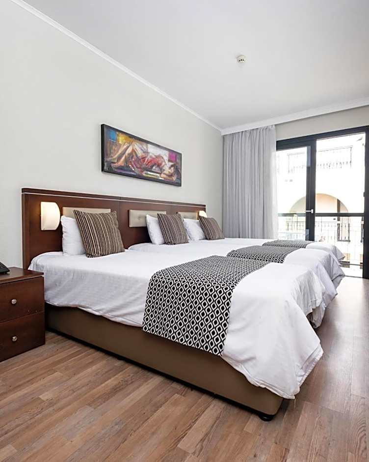 Livadhiotis City Hotel