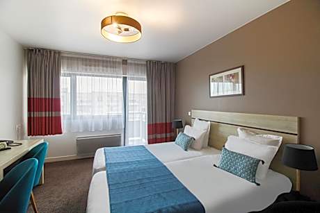 Superior Twin Studio