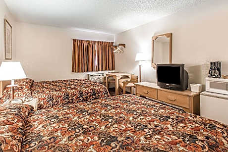 2 Queen Beds No Smoking