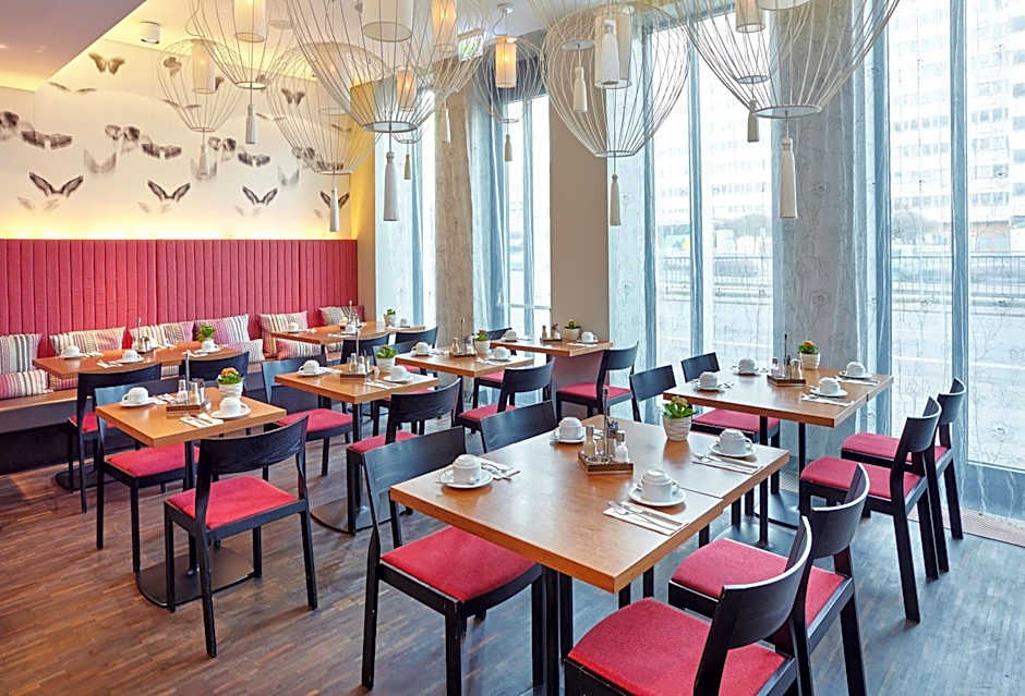 Holiday Inn Berlin-Alexanderplatz, an IHG Hotel