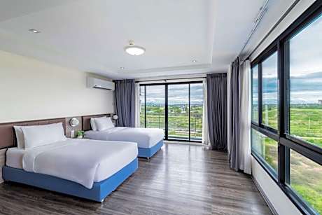 Junior Suite with Two Single Beds - Non-Smoking