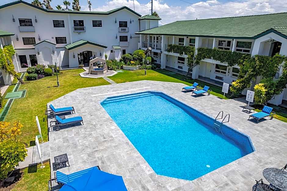 Quinta Dorada Hotel & Suites