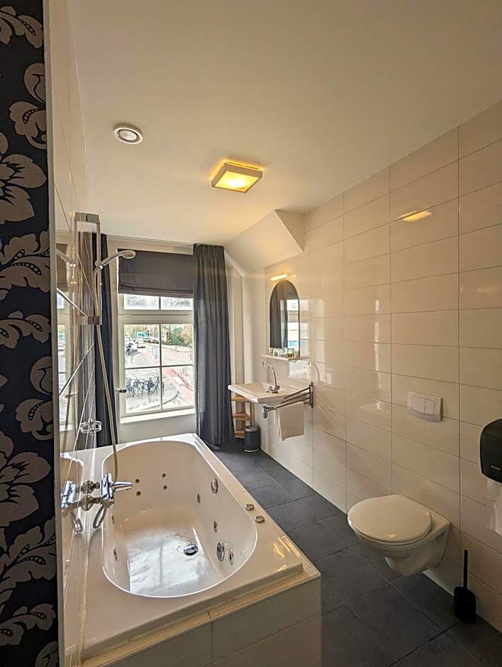 1851 Bar - Hotel - Cinema