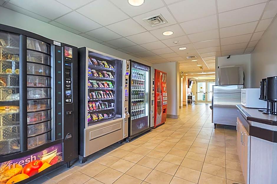 Motel 6-Whitby, ON - Toronto East