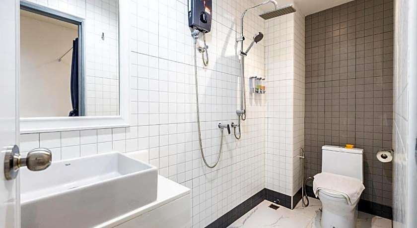 Baan Kun Mhor Hostel