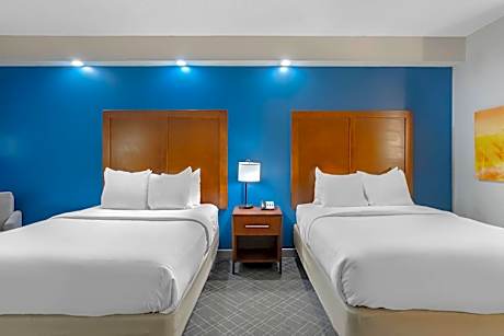 2 Queen Beds, Nonsmoking, Accessible
