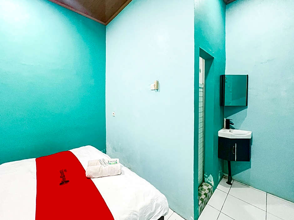 RedDoorz near Sunrise Mall Mojokerto