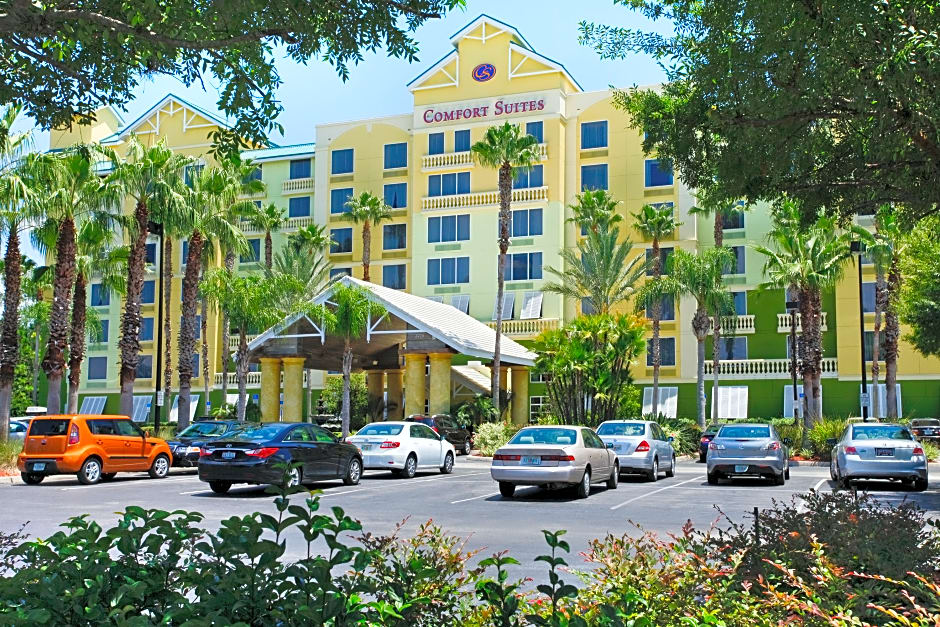 Comfort Suites Maingate East