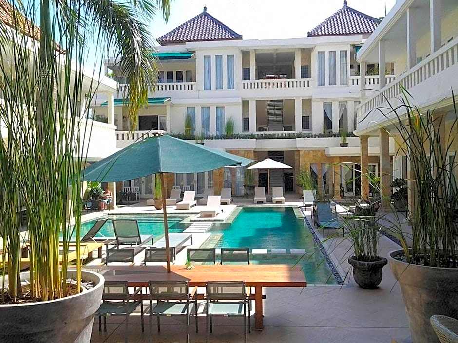 Bali Court Hotel & Apartment