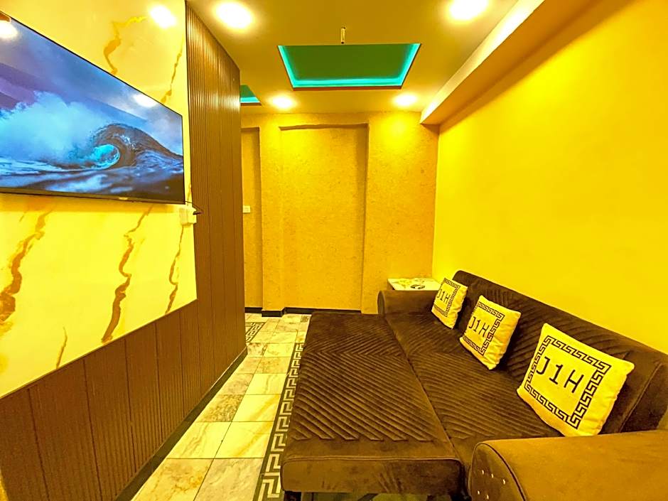 Jhelum One Hotel, Shandar Chowk Jhelum