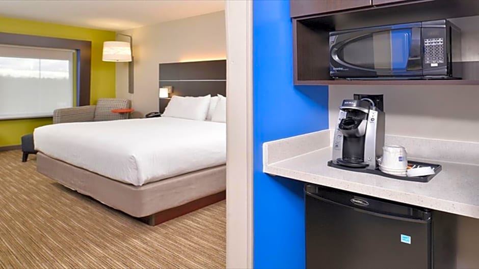 Holiday Inn Express & Suites Parkersburg East By IHG