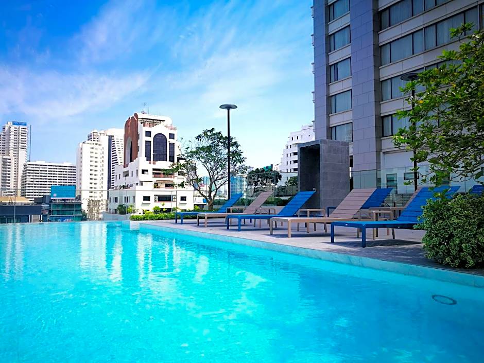 The Quarter Ploenchit by UHG