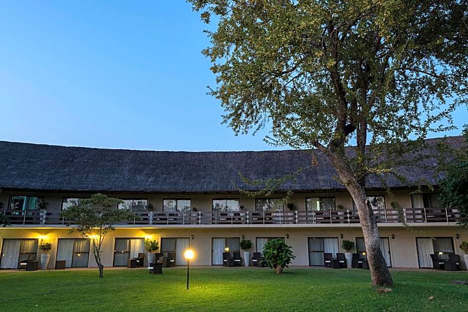 Azambezi River Lodge