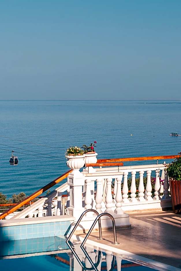 Sunny Hill Alya Hotel