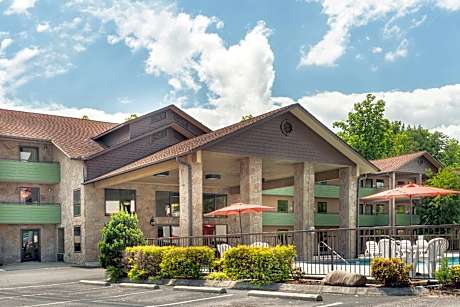 Queen Room with Two Queen Beds, Mobility Access and Bathtub with Grab Bars, Non-Smoking