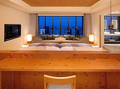 Executive Suite (14th Floor, with 2 sofa beds)