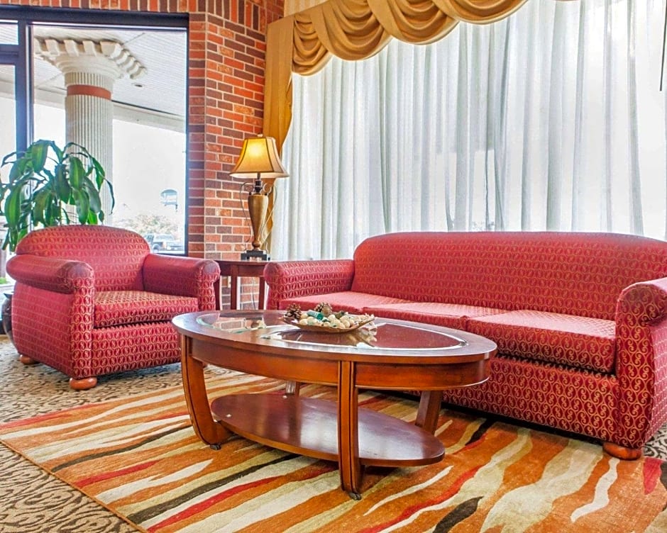 Quality Inn & Suites Kansas City - Independence I-70 East
