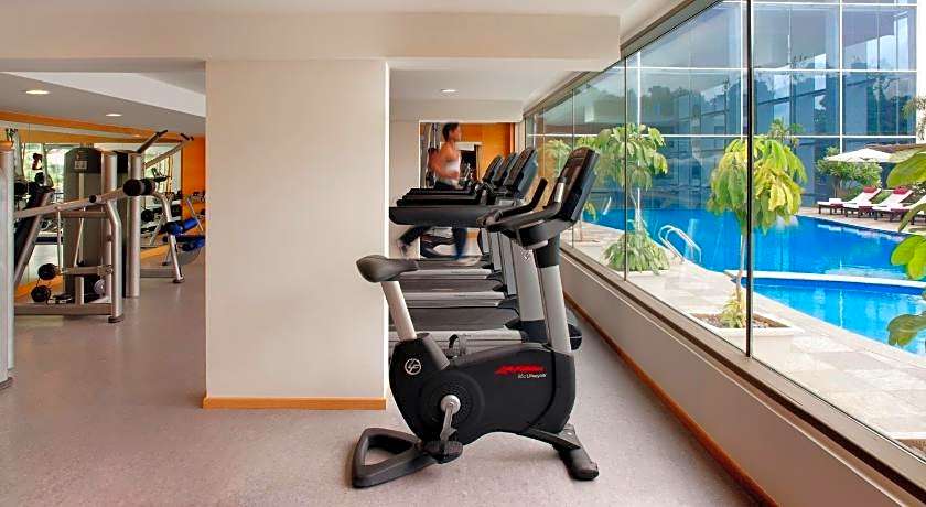 Radisson Blu Plaza Hotel Hyderabad Banjara Hills