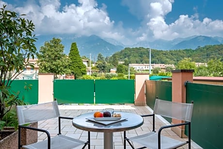 Classic Double Room with Mountain View and Spa Access