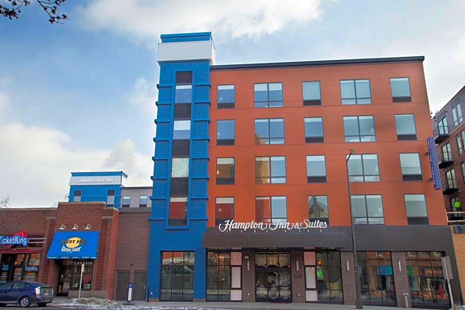 Hampton Inn and Suites by Hilton Downtown St Paul MN