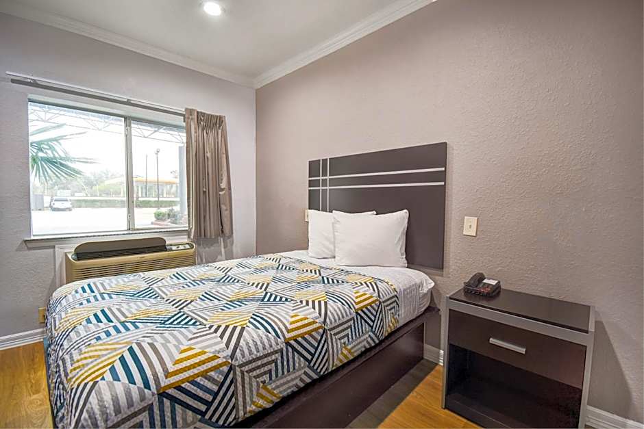 Motel 6 Humble, TX - Houston International Airport