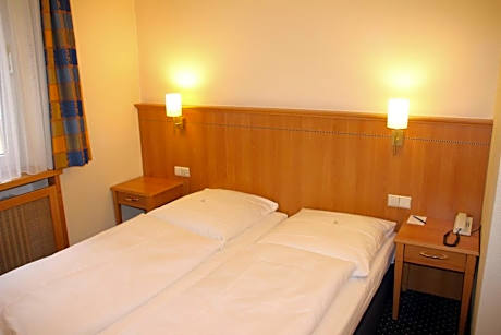 Double room Standard single use