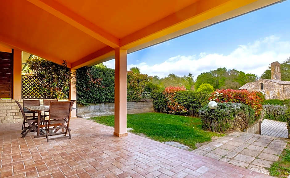 Residence with swimming-pool and thermal pools in Sorano