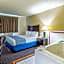 Econo Lodge Inn & Suites