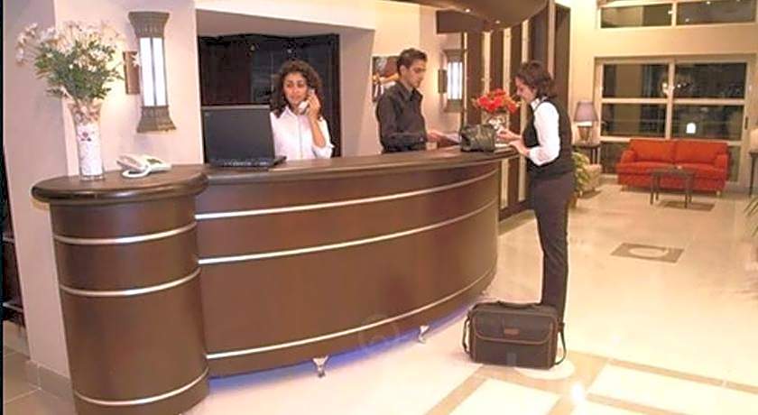 Almena Hotel