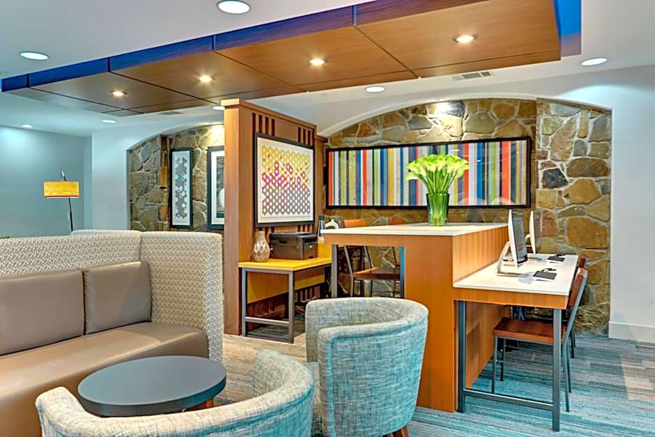 Holiday Inn Express & Suites Weatherford By IHG