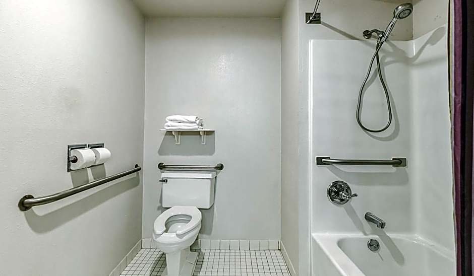 La Quinta Inn & Suites by Wyndham Little Rock North - Mccain Mall