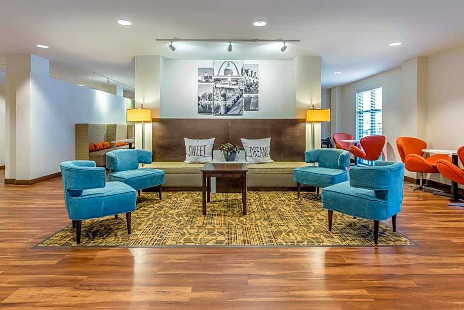 MainStay Suites St. Louis Airport