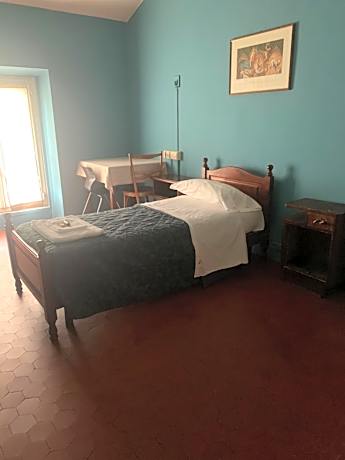 Standard Single Room with Shared Bathroom