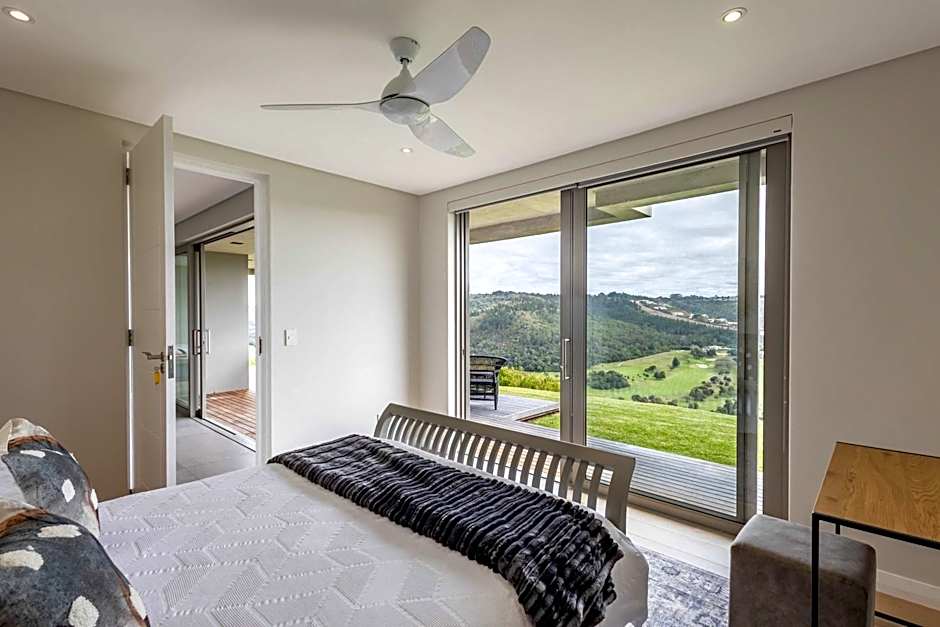 Villa Pacifico - 4BR Hilltop Lux Pool & View