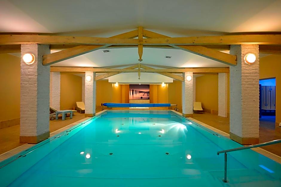 Hotel Dworek nad Regą