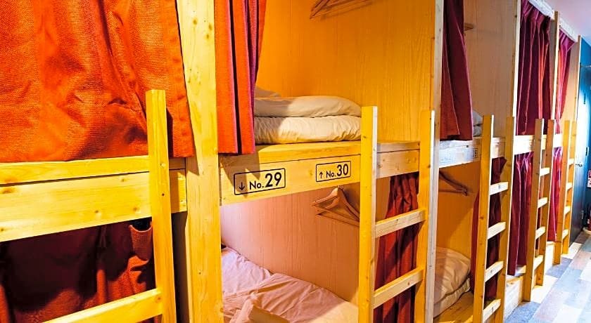 R Hostel Namba South