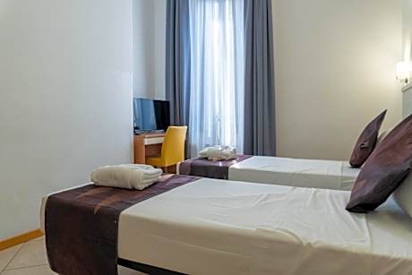 Twin Room with Private Bathroom