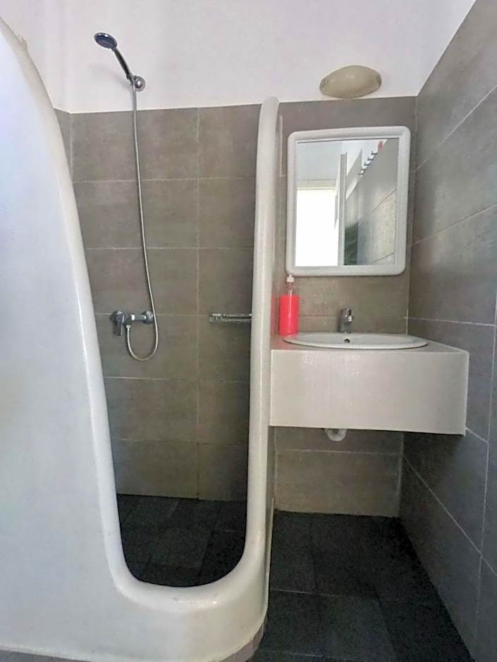 Fira Backpackers Place