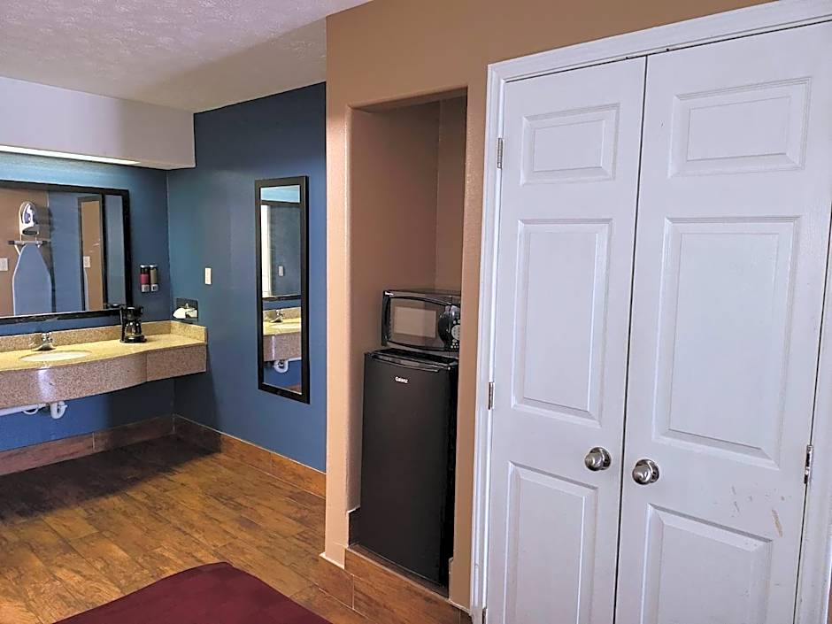 Texas Inn and Suites Raymondville