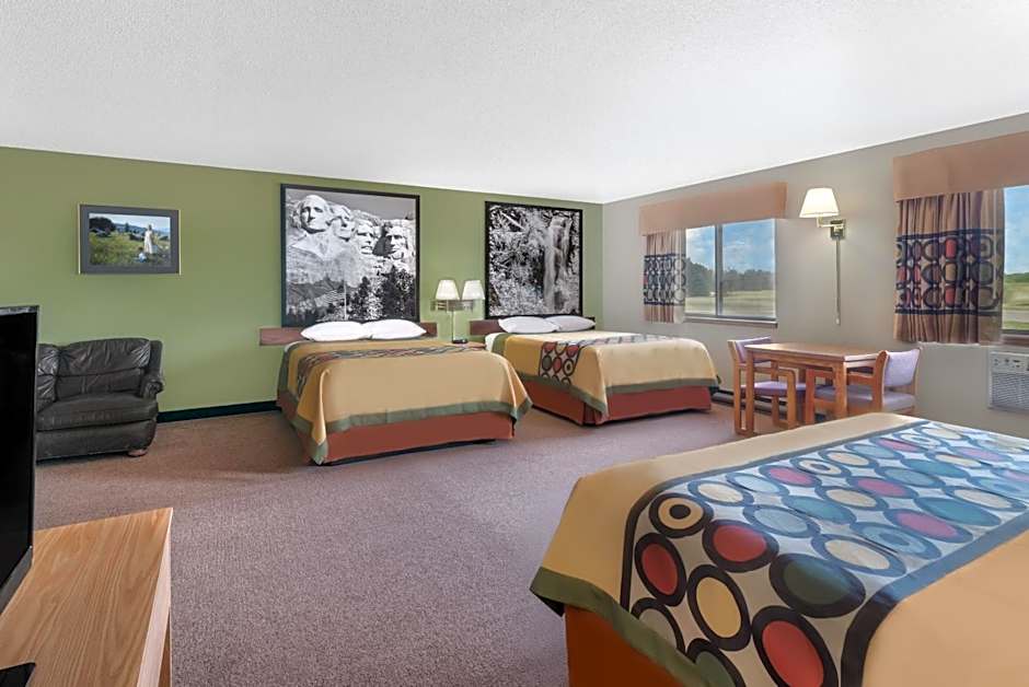 Photo 1 of 4 of Superior Studio 3 Queen Beds