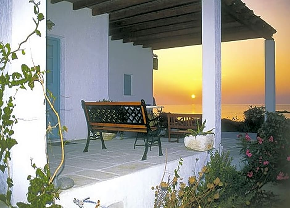 Anemoessa Rooms & Studios