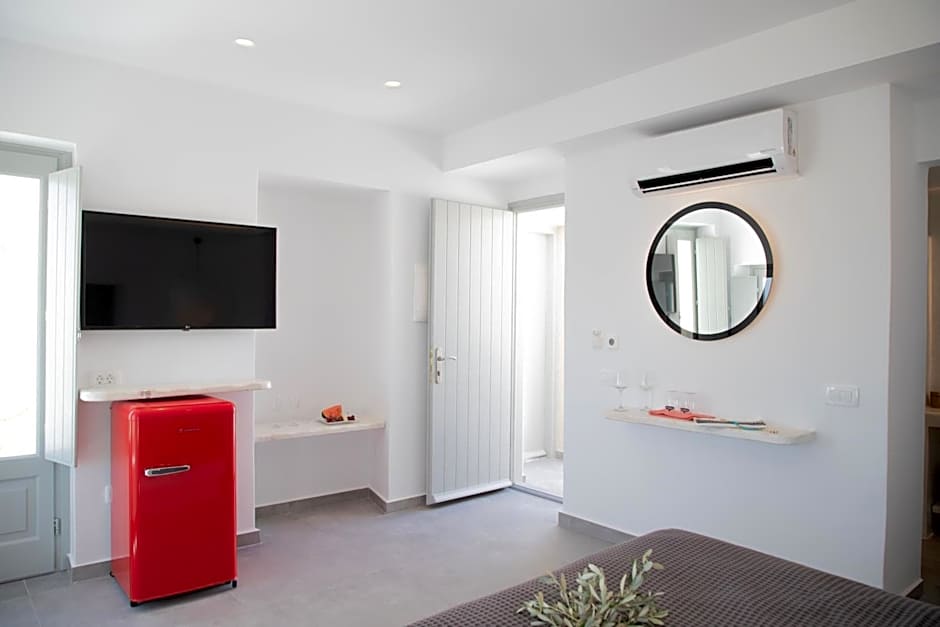 Caldera Cliff Illusion