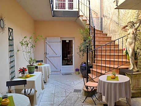 Hostellerie De La Poste