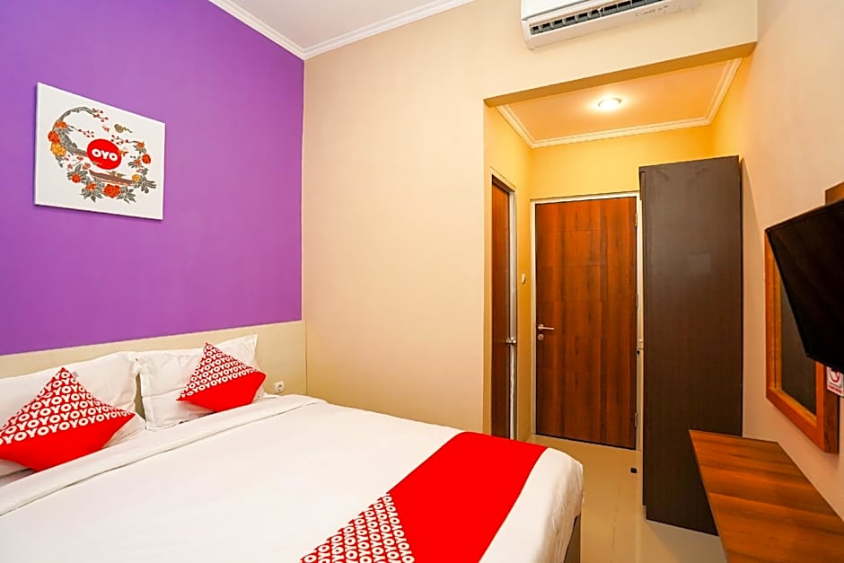 Hotel O Surabaya near Surabaya Town Square formerly Kupang Gunung Residence