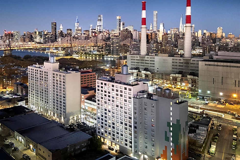 DoubleTree by Hilton Long Island City, NY