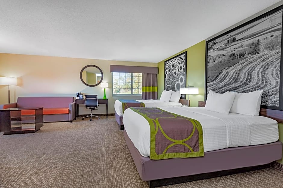 Super 8 by Wyndham Emmetsburg