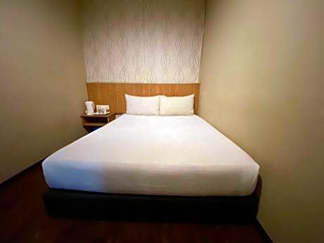 OYO 89752 7 DAYS EXPRESS HOTEL