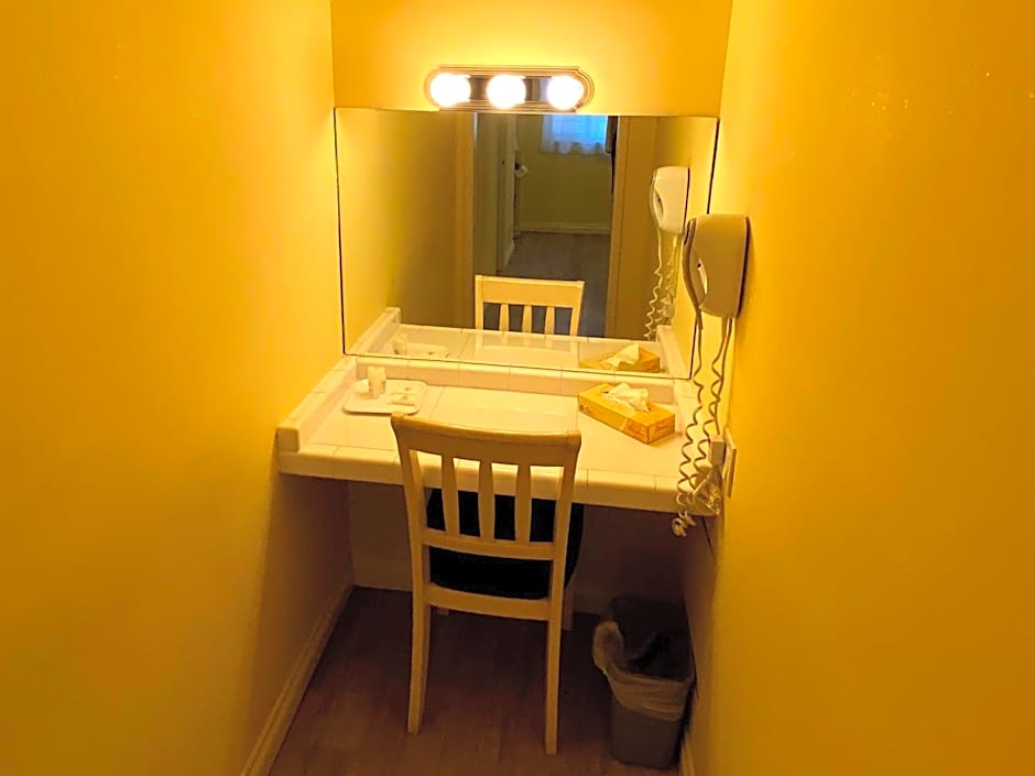 Hollywood Celebrity Hotel