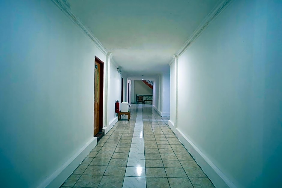 Collection O 2885 Hemra Hotel